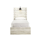 Letto in legno sbiancato
